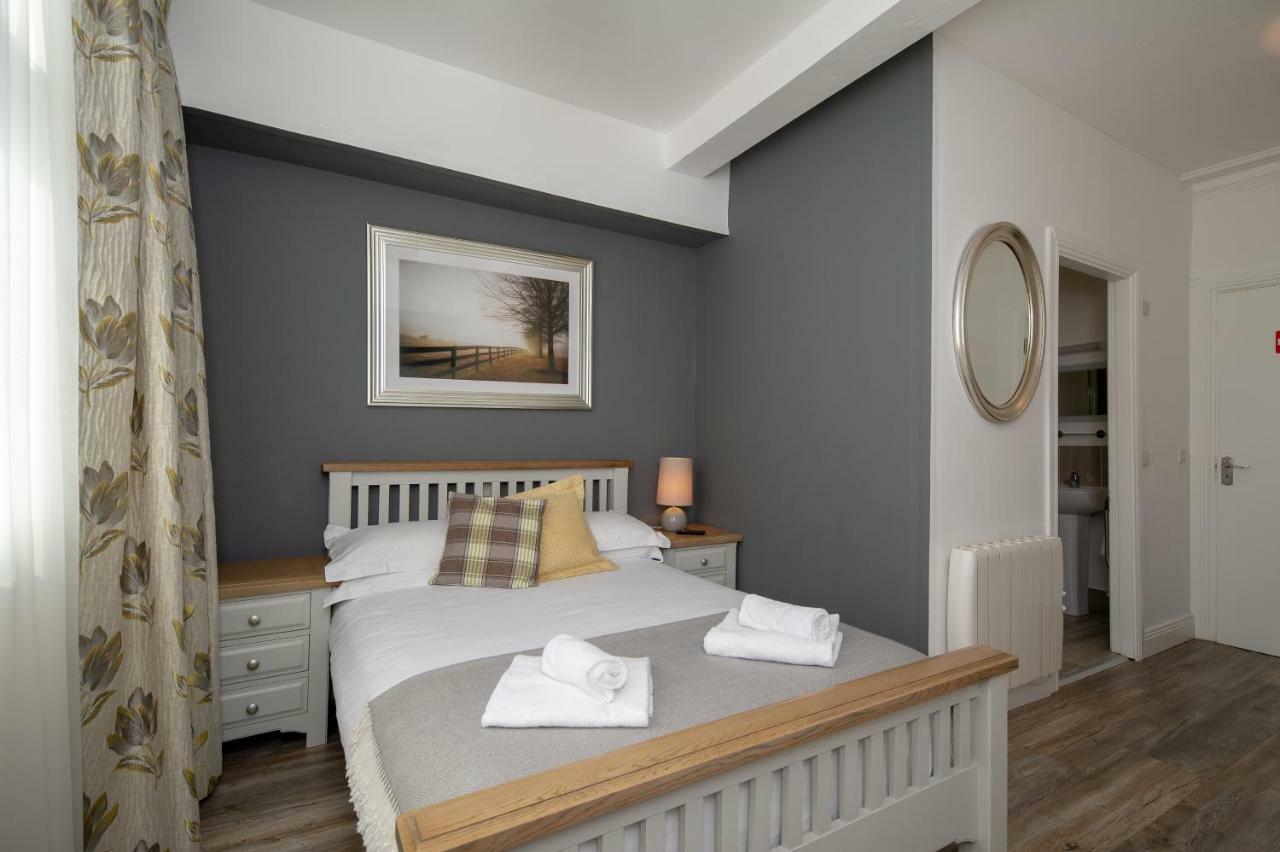 The Square Townhouse Fermoy Hotel Exterior photo